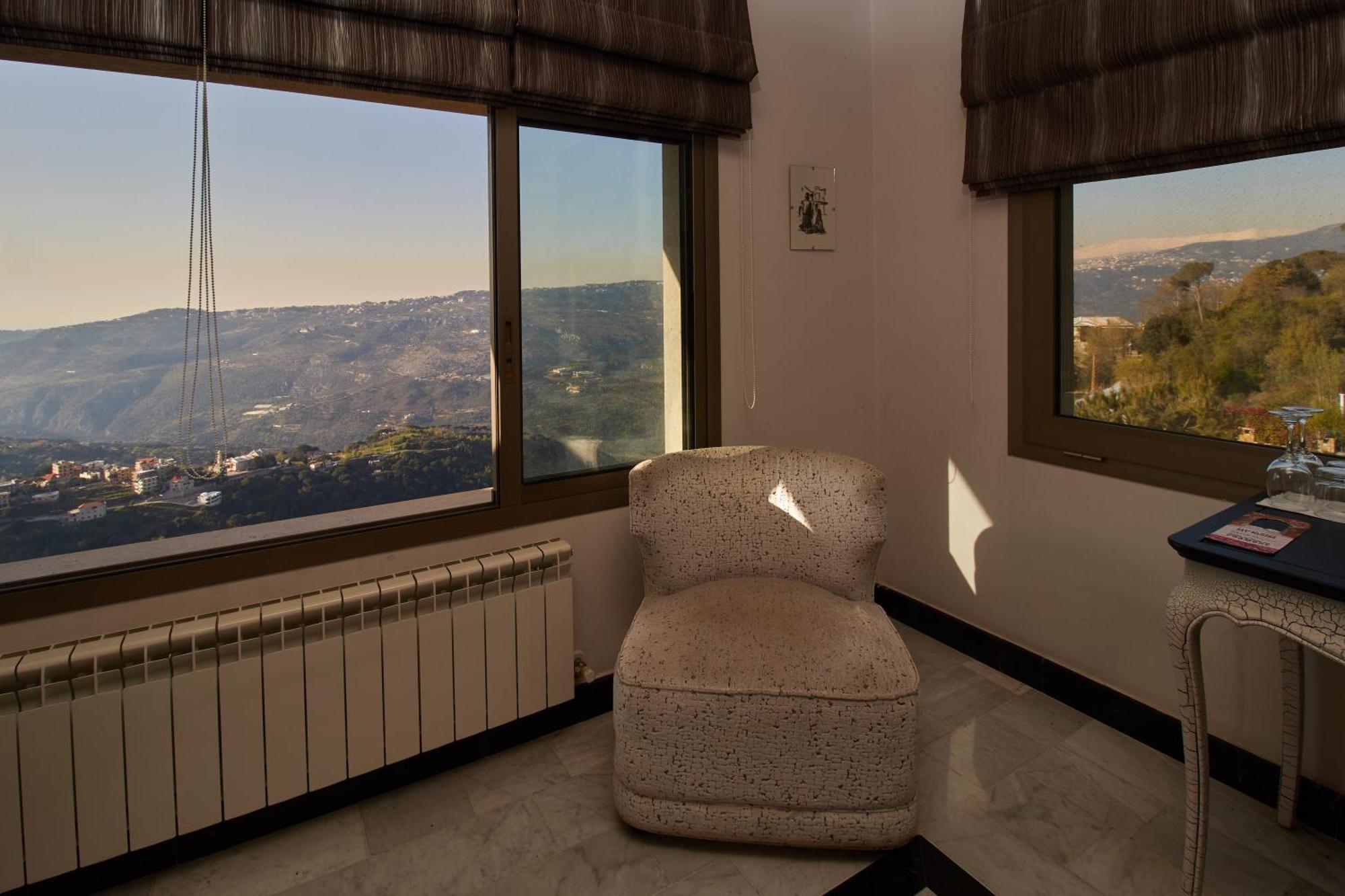 Cherry Blossom Boutique Hotel Bḩamdūn Dış mekan fotoğraf