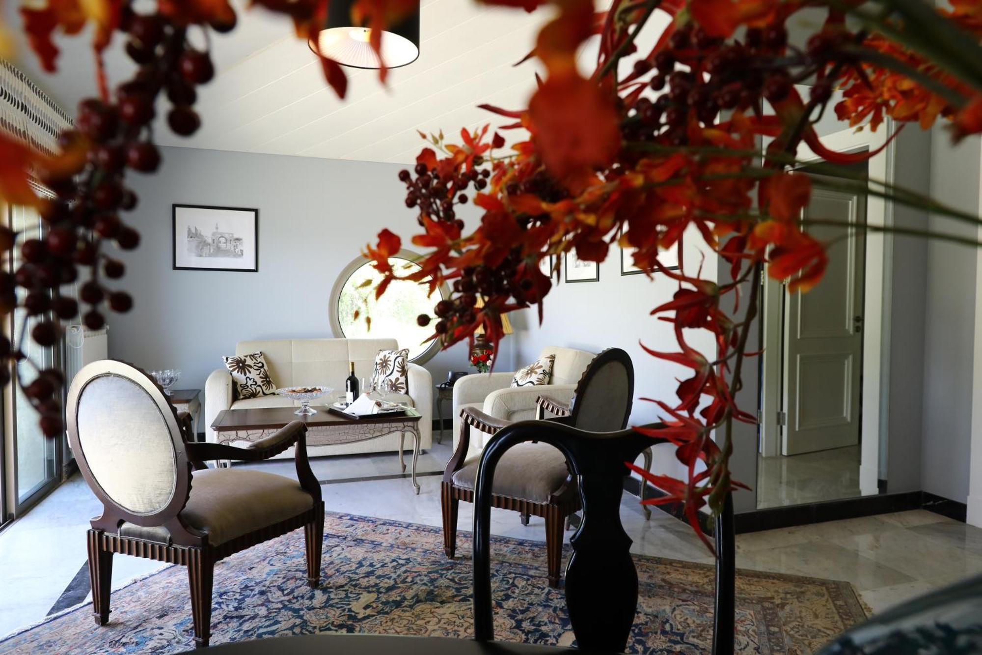 Cherry Blossom Boutique Hotel Bḩamdūn Dış mekan fotoğraf