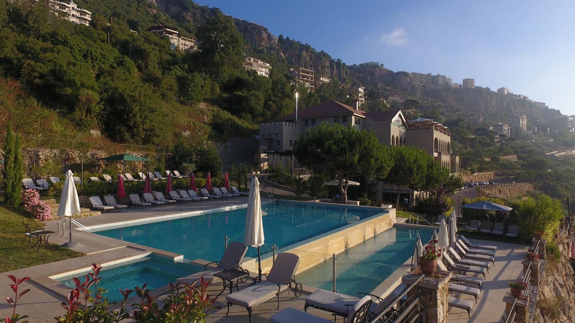 Cherry Blossom Boutique Hotel Bḩamdūn Dış mekan fotoğraf