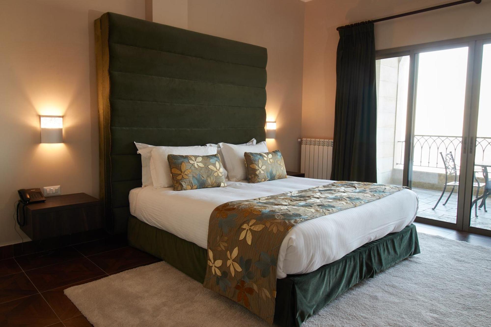 Cherry Blossom Boutique Hotel Bḩamdūn Dış mekan fotoğraf