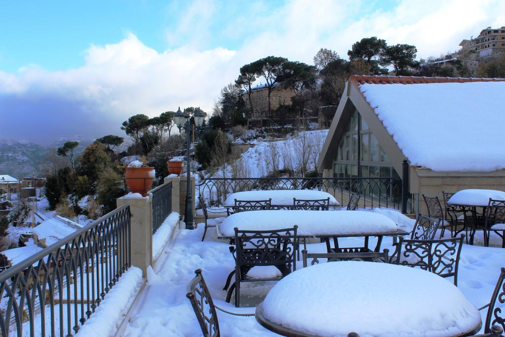 Cherry Blossom Boutique Hotel Bḩamdūn Dış mekan fotoğraf