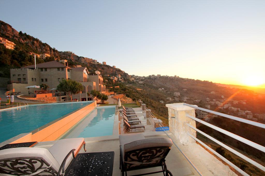 Cherry Blossom Boutique Hotel Bḩamdūn Dış mekan fotoğraf