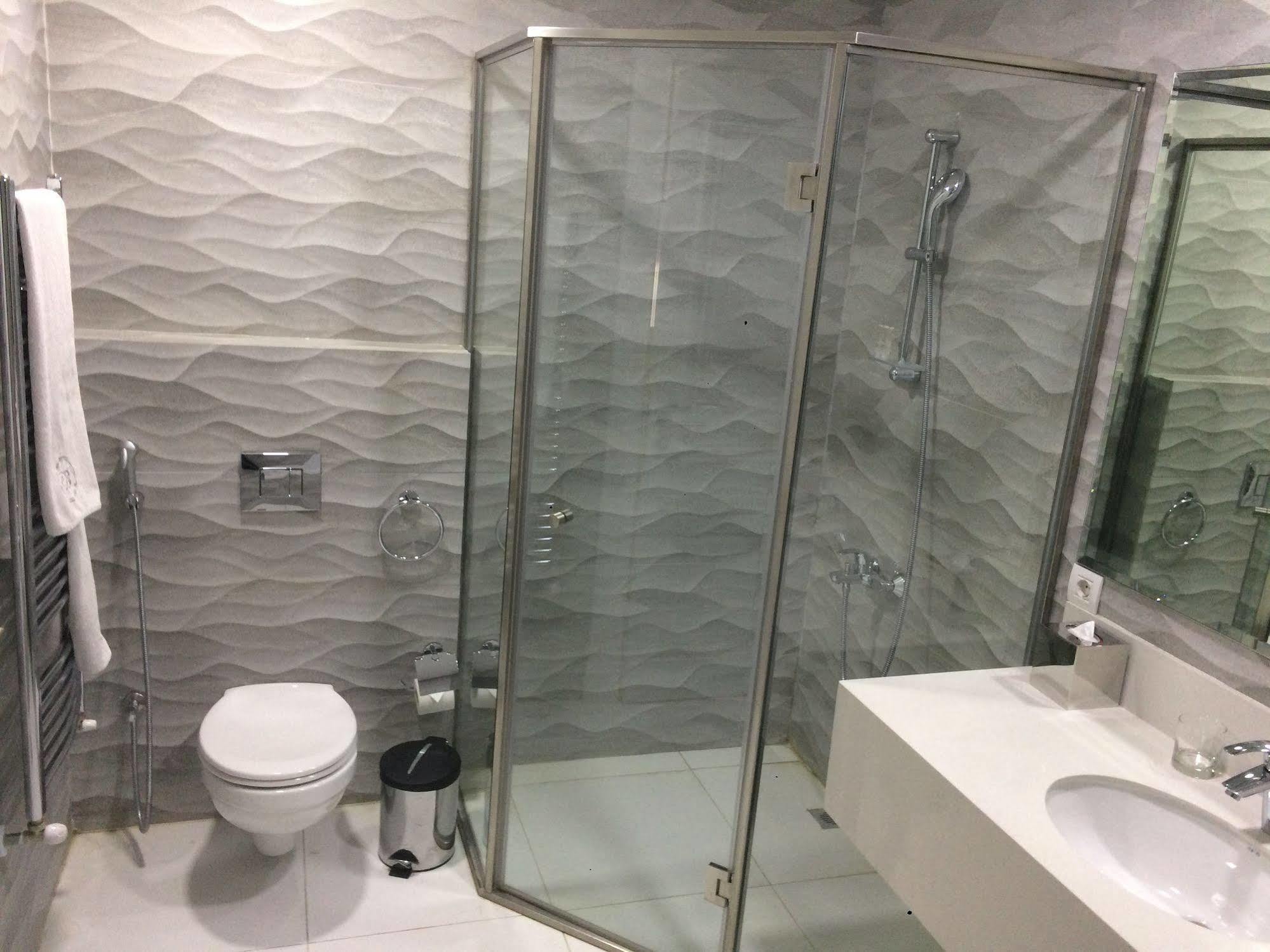 Cherry Blossom Boutique Hotel Bḩamdūn Dış mekan fotoğraf