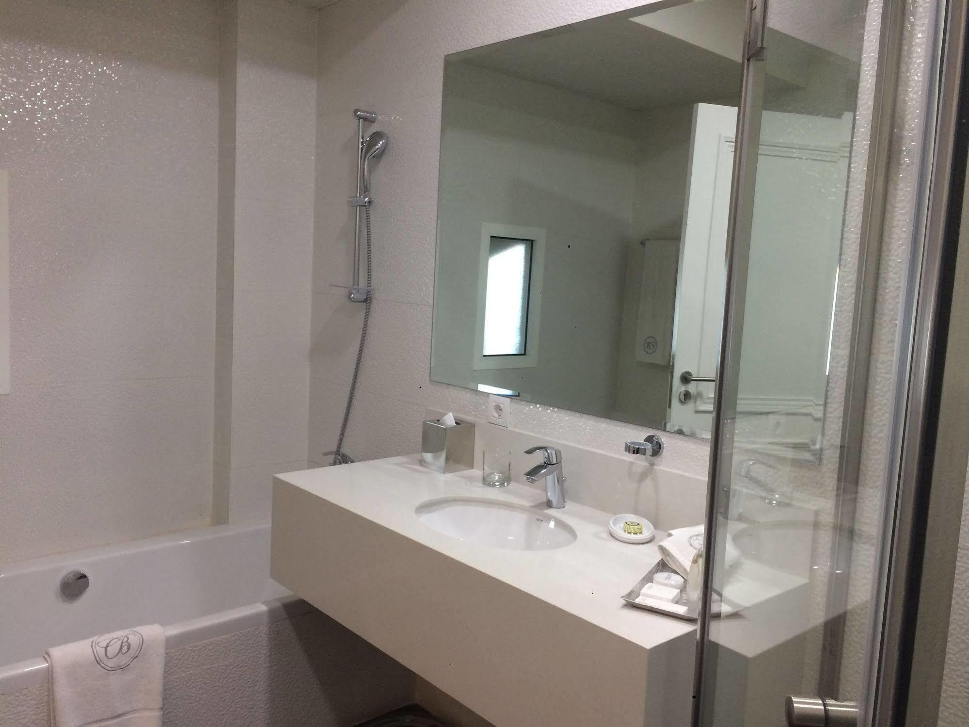 Cherry Blossom Boutique Hotel Bḩamdūn Dış mekan fotoğraf