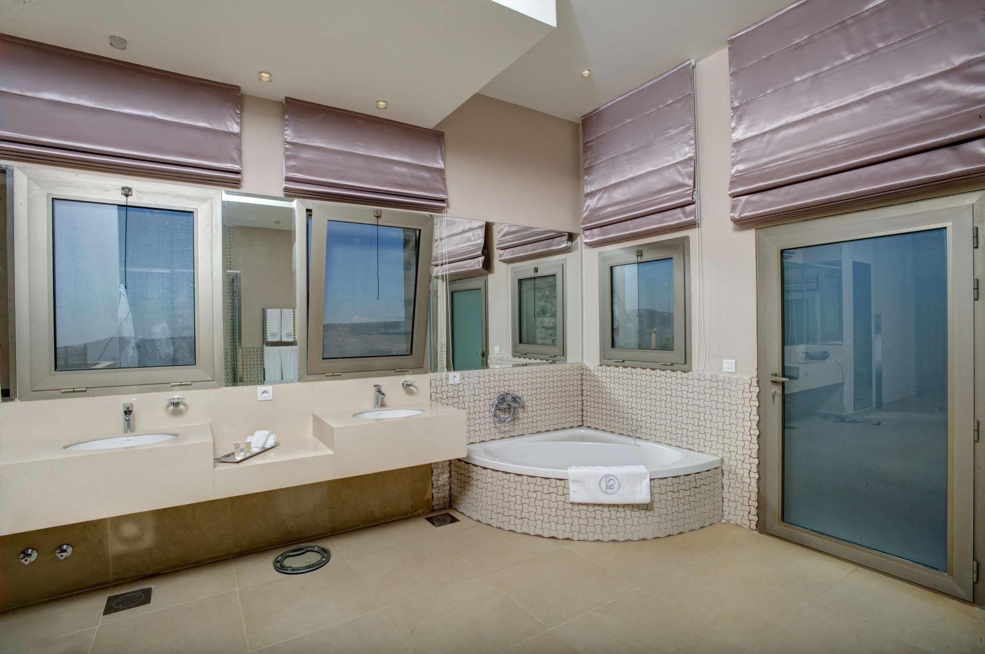 Cherry Blossom Boutique Hotel Bḩamdūn Dış mekan fotoğraf