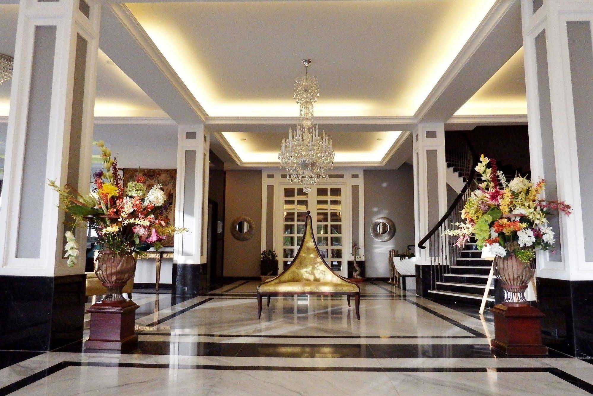 Cherry Blossom Boutique Hotel Bḩamdūn Dış mekan fotoğraf