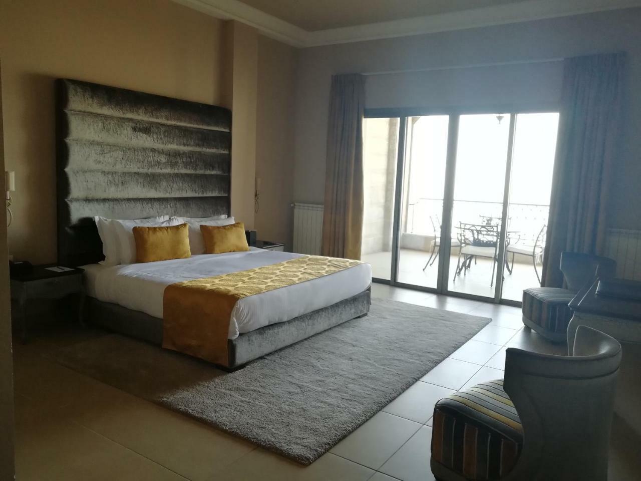 Cherry Blossom Boutique Hotel Bḩamdūn Dış mekan fotoğraf